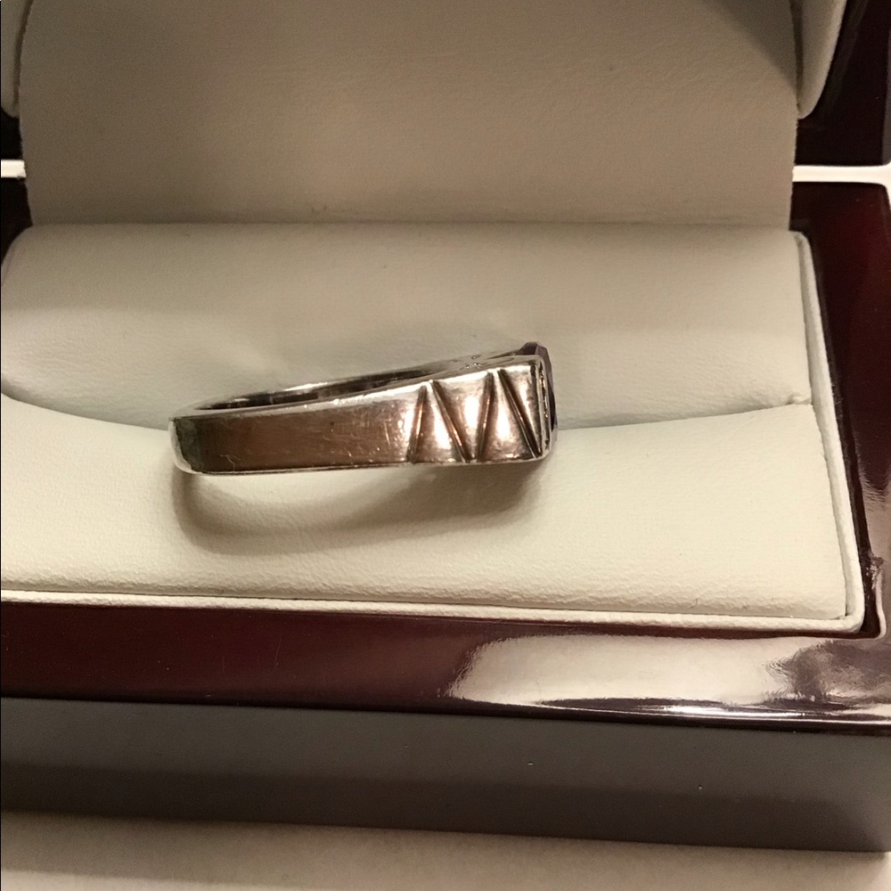 Ring - Picture 3 of 5